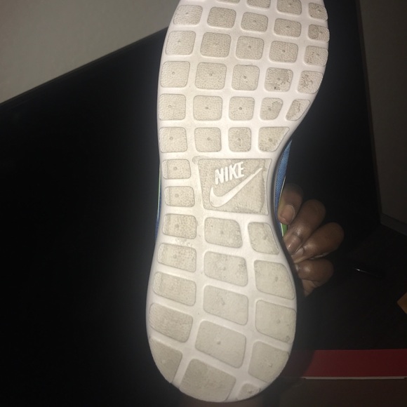 Nike Rosherun tennis shoes - Picture 4 of 4